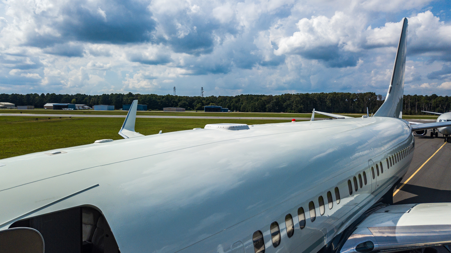Teaser - Gogo Galileo FDX antenna on Boeing BBJ airframe Teaser - Gogo Galileo FDX antenna on Boeing BBJ airframe
